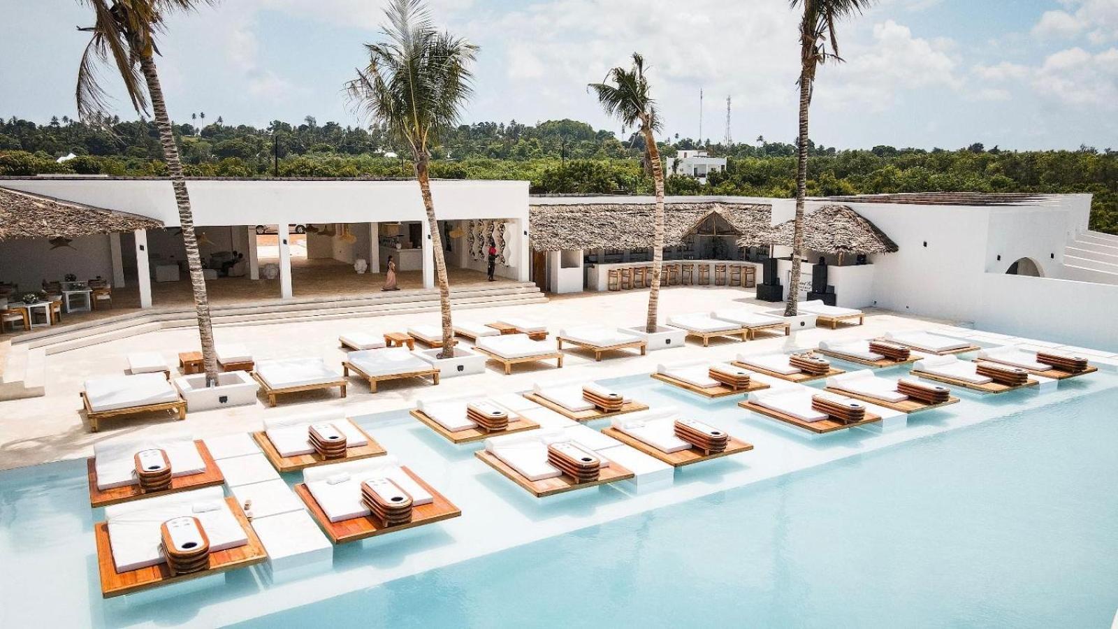 Le Saint Tropez Hotell Kidoti Exteriör bild