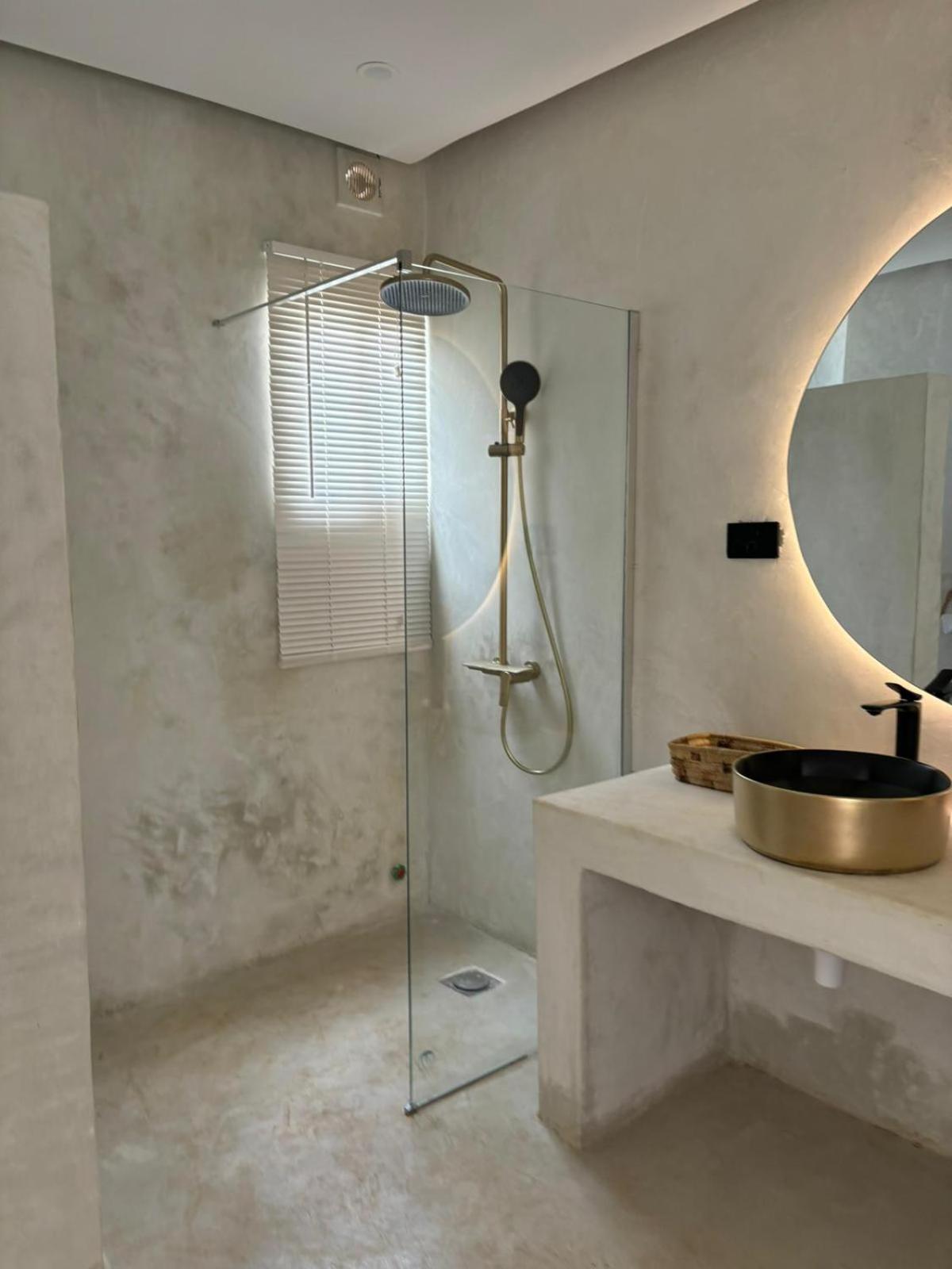 Le Saint Tropez Hotell Kidoti Exteriör bild