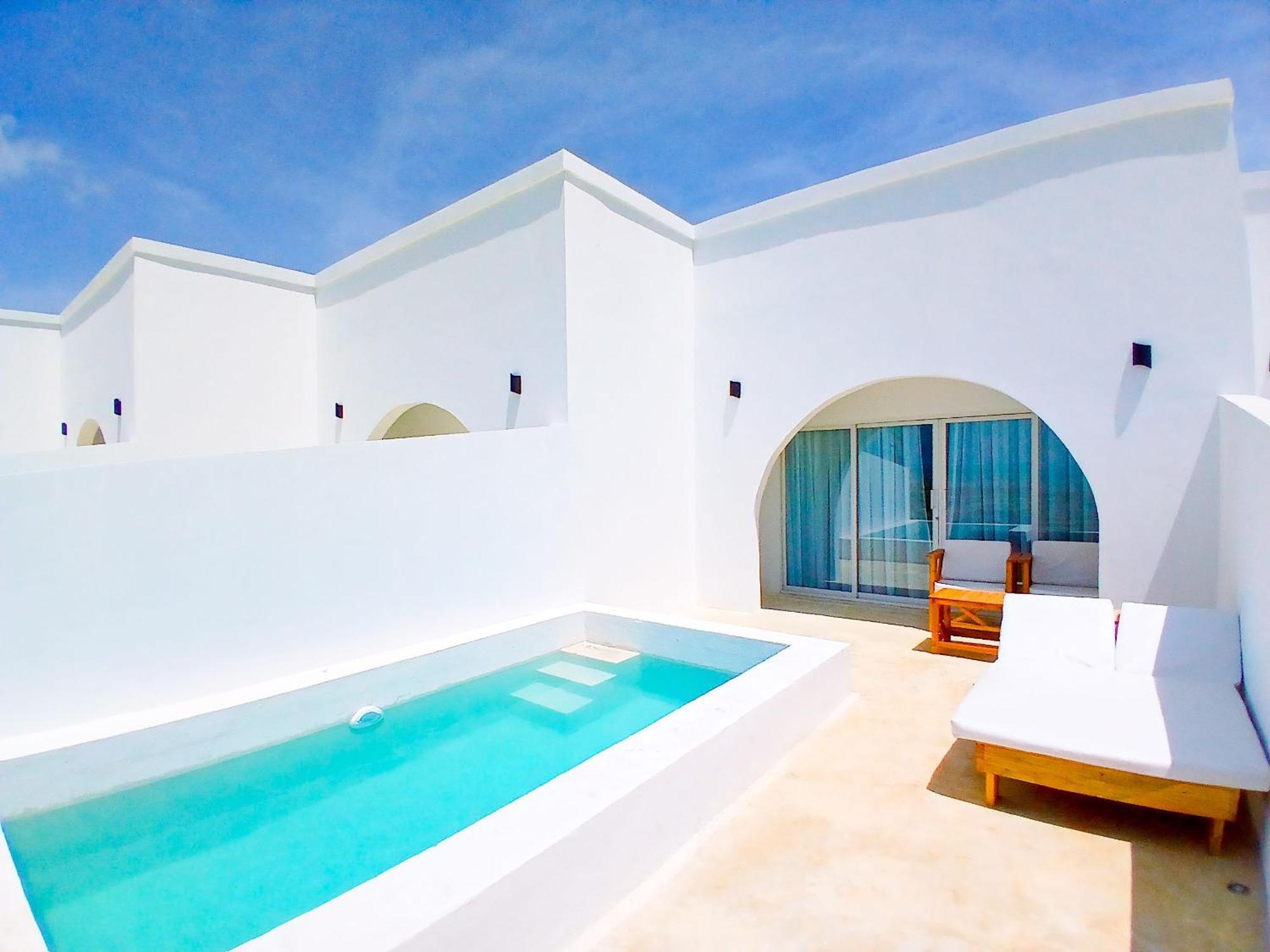 Le Saint Tropez Hotell Kidoti Exteriör bild